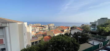 Magnifique trois pièces meublé limitrophe MONACO