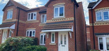 3 bed semi-detached house to rent