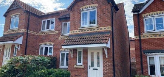 3 bed semi-detached house to rent