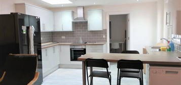 5 bedroom terraced house