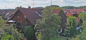 3-4 Zimmer Maisonette-Dachgeschosswohnung in historischem Bauernhof in Perchting