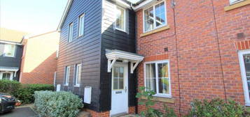 2 bedroom detached house