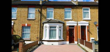 3 bed terraced house to rent