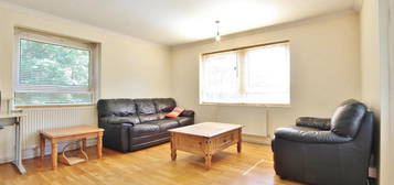 Flat to rent in Percy Gardens, Isleworth TW7