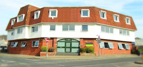 Flat to rent in The Coach House, East Street, Colchester CO1