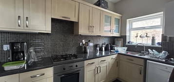 2 bed flat to rent