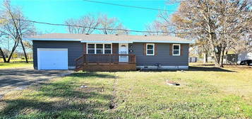 413 S  Burnett St, Girard, KS 66743