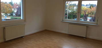 Renovierte, helle 3-Zimmer-Wohnung mit Balkon und Einbauküche in Friedberg/West