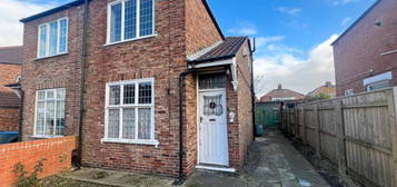 2 bedroom semi-detached house for sale