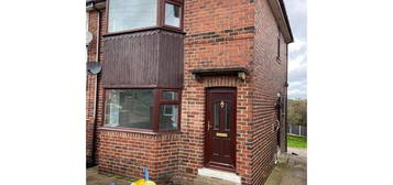 2 bed semi-detached house to rent