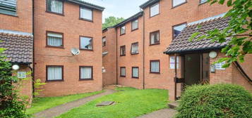 2 bedroom ground floor flat for sale