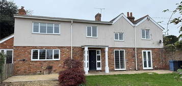 6 bedroom detached house to rent