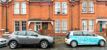 5 bedroom terraced house