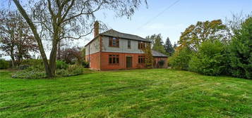 5 bedroom detached house