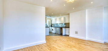 Flat to rent in Kielder Square, Salford M5