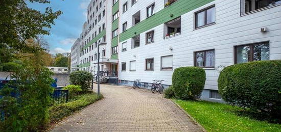 Geräumige 4-Zimmer-Maisonette-Wohnung mit Balkon und zwei Bädern im Hinterweil!