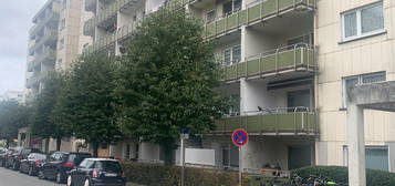 Verkaufe Einzimmerappartement mit Bad, Küche, Flur und Balkon