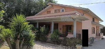 Villa all'asta in via Migliara 45, 94