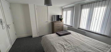 6 bed shared accommodation to rent