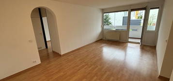 Helle 2-Zi-Wohnung, neue EBK und renoviert, mit Balkon, TG-Platz, gepflegte Wohnanlage