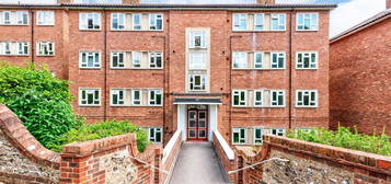 2 bed flat to rent