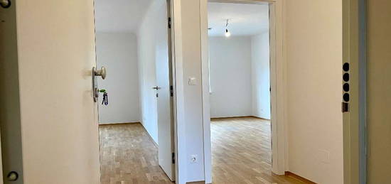 Erstbezug - Helle 3-Zimmer-Wohnung in zentraler, ruhiger Lage - ohne Makler - sofort verfügbar