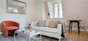 Flat to rent in South Kensington, London SW7