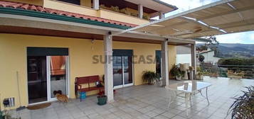 Casa / Villa T4 em Vila e Roussas de 240,00 m²