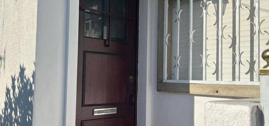 Arrendamento de Apartamento T2  na rua Pedro Álvares Cabral, 766