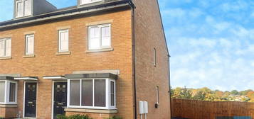 3 bed semi-detached house to rent