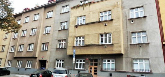 Byt 2+1, 68 m², Praha, 100 00