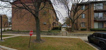 605 N Briar Hill Ln Apt 6, Addison, IL 60101