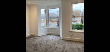 2 bed maisonette to rent