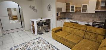 Mediterrán lakóparkban 1 szobás amerikai konyhás nappalis lakás kiadó