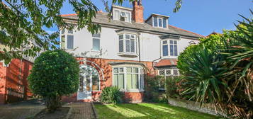 5 bed semi-detached house for sale