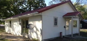 302 S Mechanic St, Butler, MO 64730