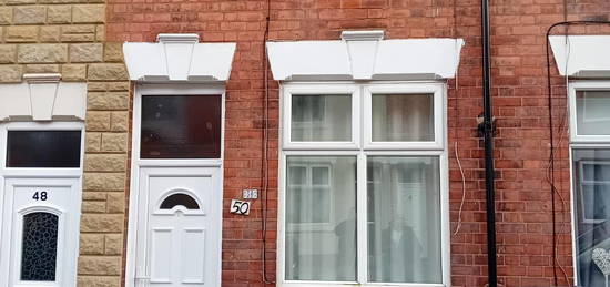 Flat to rent in Hawthorne Street, Leicester LE3