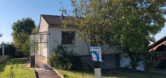 Maison individuelle à rénover, F5 sur 5,4 ares à Courcelles chaussy