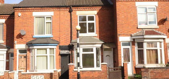 Terraced house to rent in Gipsy Lane, Leicester LE4