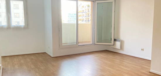 APPARTEMENT DE 3PIECE AVEC BALCON ET  PARKING