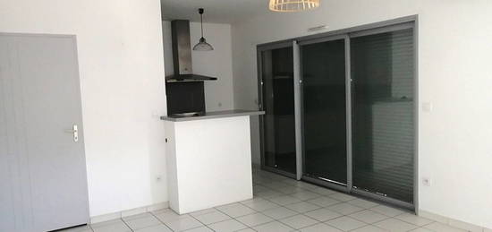 Appartement  à louer, 3 pièces, 2 chambres, 68 m²