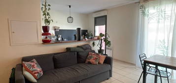 Appartement à louer, 3 pièces, 2 chambres, 65 m²