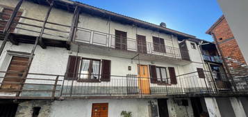 Casa indipendente in vendita in via Corte, 25