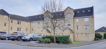 Flat to rent in Kirkland Drive, Enfield EN2