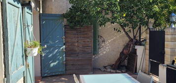 A St Jean  charmante maison avec terrasse et dépendance