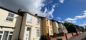 5 bedroom terraced house