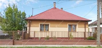 Dombóvár, eladó családi ház