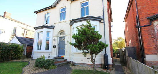 3 bedroom detached house