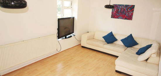 2 bed flat to rent