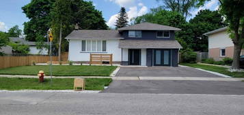15 RIDGE DRIVE, Oakville (CP College Park), Ontario 